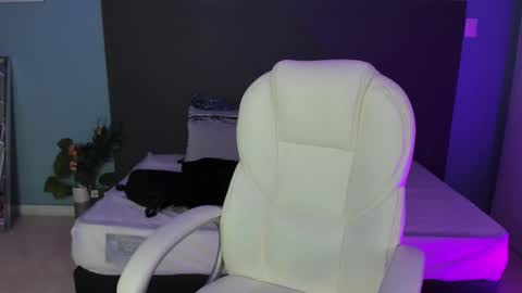 Kylie Reyes  online show from February 12, 2025, 7:13 pm