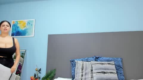 Kylie Reyes  online show from October 24, 2025, 7:32 pm