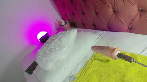 Snapshot of kylie_sttel chatting on May 16, 2026, 4:06 pm kylie Sttel online show from May 16, 2026, 4:06 pm
