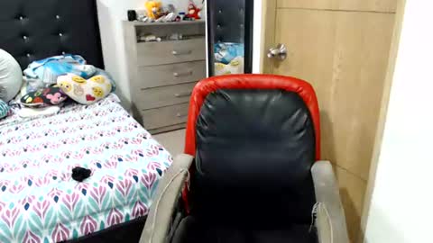 Snapshot of kylie_switch chatting on July 12, 2026, 1:29 am Instagram Kylie switch followme buy lovense here online show from July 12, 2026, 1:29 am