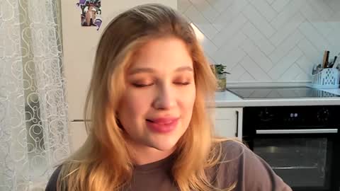 Snapshot of kylieblond chatting on December 23, 2024, 3:12 pm Din online show from December 23, 2024, 3:12 pm