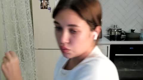 Snapshot of kylieblond chatting on November 17, 2025, 8:58 pm Din online show from November 17, 2025, 8:58 pm