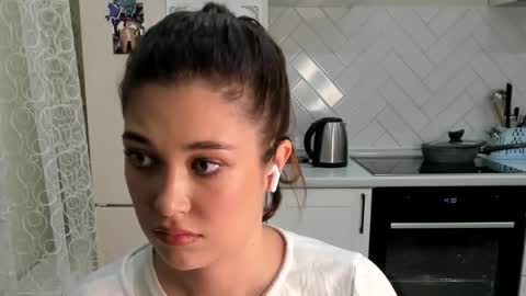 Snapshot of kylieblond chatting on November 24, 2025, 9:14 pm Din online show from November 24, 2025, 9:14 pm