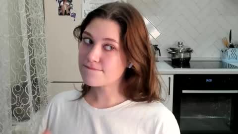 Snapshot of kylieblond chatting on December 17, 2025, 9:21 pm Din online show from December 17, 2025, 9:21 pm