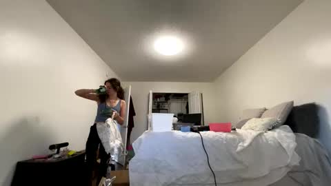 Kylie online show from October 28, 2025, 8:11 pm