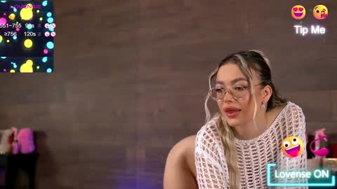 Snapshot of kyliejoyce chatting on December 18, 2024, 10:13 pm Kylie online show from December 18, 2024, 10:13 pm