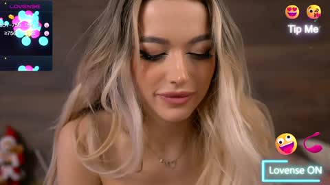 Snapshot of kyliejoyce chatting on December 26, 2024, 3:59 am Kylie online show from December 26, 2024, 3:59 am