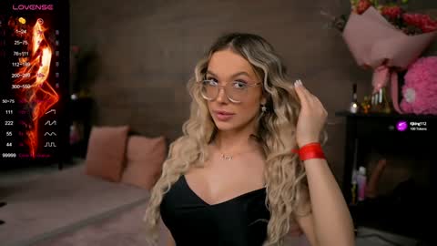 Snapshot of kyliejoyce chatting on February 6, 2025, 10:53 pm Kylie online show from February 6, 2025, 10:53 pm