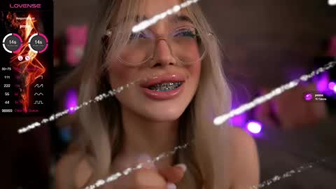 Snapshot of kyliejoyce chatting on February 23, 2025, 11:36 pm Kylie online show from February 23, 2025, 11:36 pm