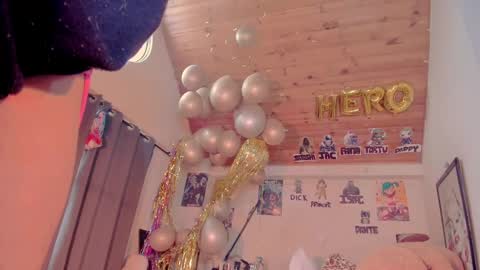 Snapshot of kyliekandy chatting on February 12, 2025, 12:01 pm   online show from February 12, 2025, 12:01 pm