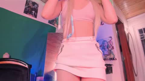 Snapshot of kyliekandy chatting on September 26, 2025, 11:53 pm   online show from September 26, 2025, 11:53 pm