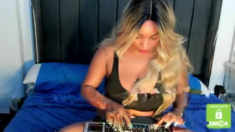 kylie white boobs online show from April 7, 2026, 10:20 pm