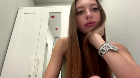 Selena online show from April 3, 2026, 10:13 am