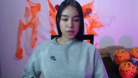 Snapshot of kyra_fox_ chatting on October 18, 2025, 12:39 pm Kyra online show from October 18, 2025, 12:39 pm