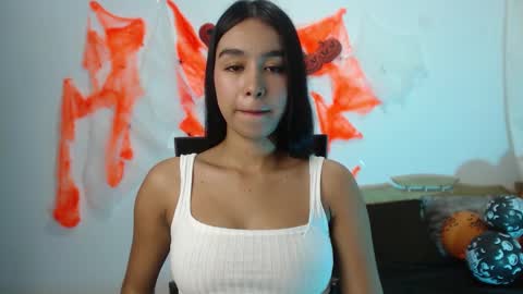 Snapshot of kyra_fox_ chatting on October 22, 2025, 12:38 pm Kyra online show from October 22, 2025, 12:38 pm