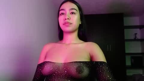 Snapshot of kyra_fox_ chatting on March 25, 2026, 1:28 pm Kyra online show from March 25, 2026, 1:28 pm