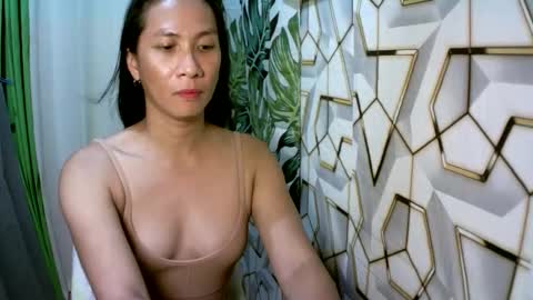 kyutshyne online show from April 18, 2026, 7:07 pm