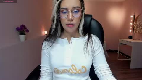 Snapshot of la_monitora chatting on June 26, 2026, 11:47 am T A T I A N A online show from June 26, 2026, 11:47 am