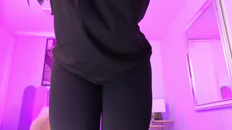 Cris  online show from February 19, 2025, 11:28 am