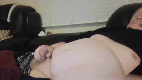 labialuv2suck online show from February 16, 2026, 8:05 pm