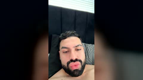 labrador16 online show from March 15, 2026, 3:18 pm