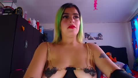 Valentina online show from May 16, 2026, 9:57 pm