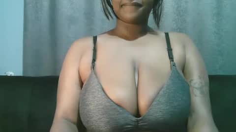 lady_dearra online show from May 16, 2026, 3:03 am