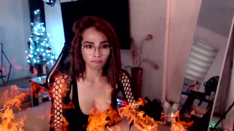 Snapshot of lady_sovereign chatting on December 6, 2024, 1:07 am M MMY online show from December 6, 2024, 1:07 am