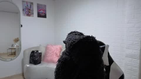 Lady Violet Bridgerton online show from April 16, 2026, 8:09 pm