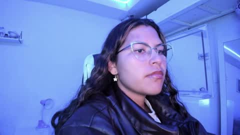  Lady  online show from April 8, 2026, 2:55 am