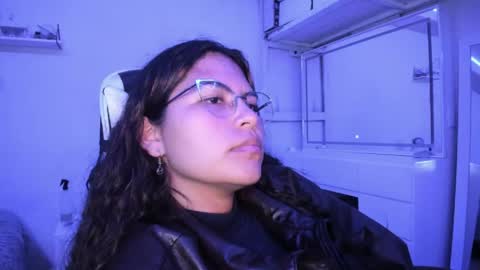  Lady  online show from April 17, 2026, 2:25 am