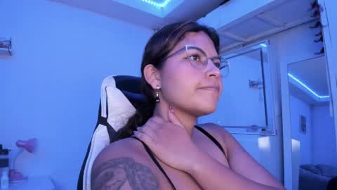  Lady  online show from May 13, 2026, 2:31 am