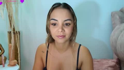 Hello im lady nice to meet you  online show from November 28, 2025, 6:32 pm