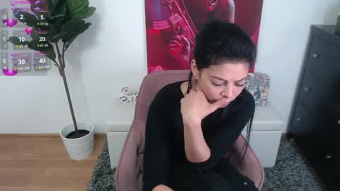 Lia online show from April 5, 2026, 4:42 am