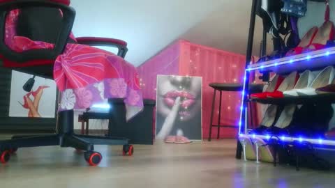 Oxana online show from February 8, 2026, 7:06 pm