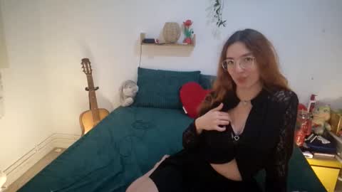 Laedystarlette online show from November 20, 2025, 8:41 pm