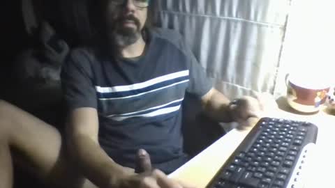 Snapshot of lagenovadura chatting on June 28, 2026, 9:48 am La Genova esta Dura beard boy male dick mastubate latinosexy latinohot latino glasses mature strong stronglegs online show from June 28, 2026, 9:48 am