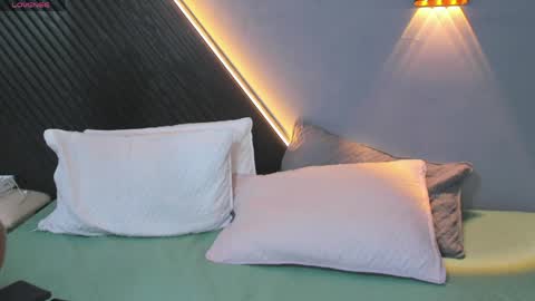    online show from April 7, 2026, 11:15 pm