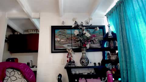 laia_hadid online show from April 7, 2026, 2:28 pm