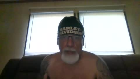 Snapshot of laidbackluxury chatting on June 24, 2026, 11:37 pm laidbackluxury online show from June 24, 2026, 11:37 pm