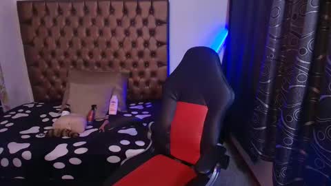 Camila online show from March 25, 2026, 9:10 pm