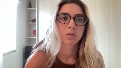 Snapshot of lailayourangel chatting on December 19, 2025, 5:20 pm lailayourangel online show from December 19, 2025, 5:20 pm