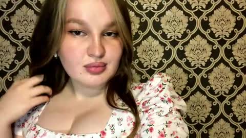 Mia online show from May 23, 2026, 5:17 pm