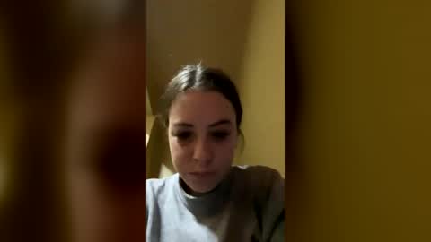 lalla4butter online show from June 30, 2026, 4:35 am