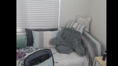 Nikki LaMarr online show from October 8, 2025, 5:10 pm