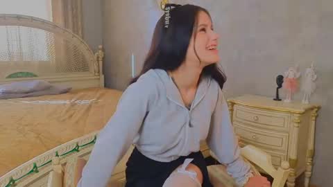Emily online show from May 5, 2026, 4:42 am