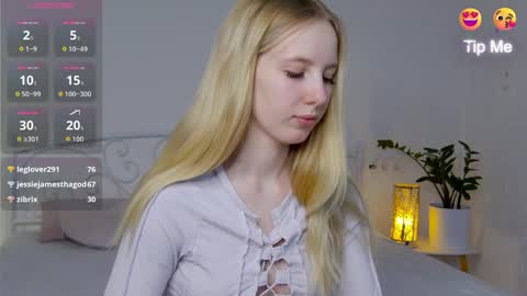 Snapshot of lana__j chatting on October 19, 2025, 8:09 pm Liana online show from October 19, 2025, 8:09 pm