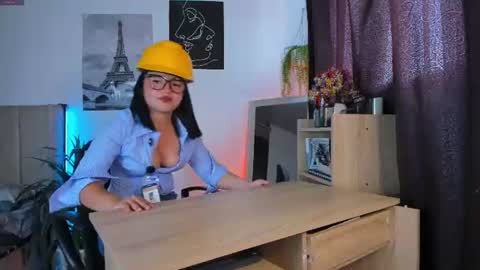  Lana  online show from June 10, 2026, 7:02 pm