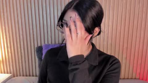 ... .          . ... online show from November 8, 2025, 1:22 pm