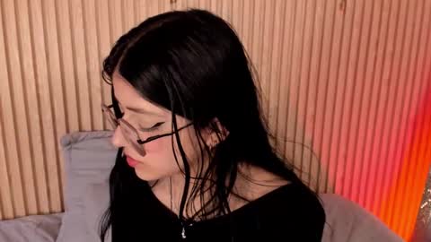 ... .          . ... online show from December 19, 2025, 1:51 pm